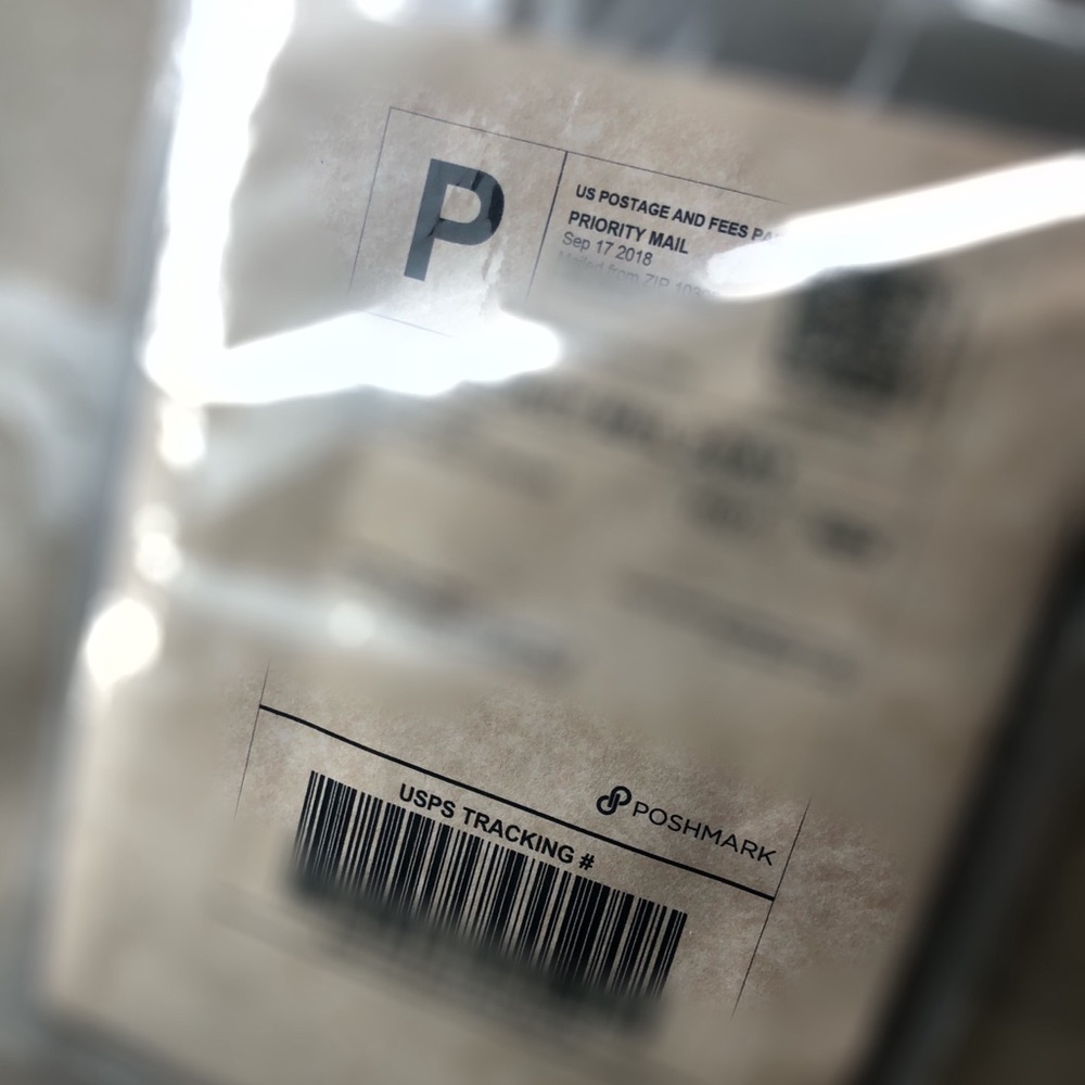 Your package is in transit 📦📦📦📦📤📪📮📭📫